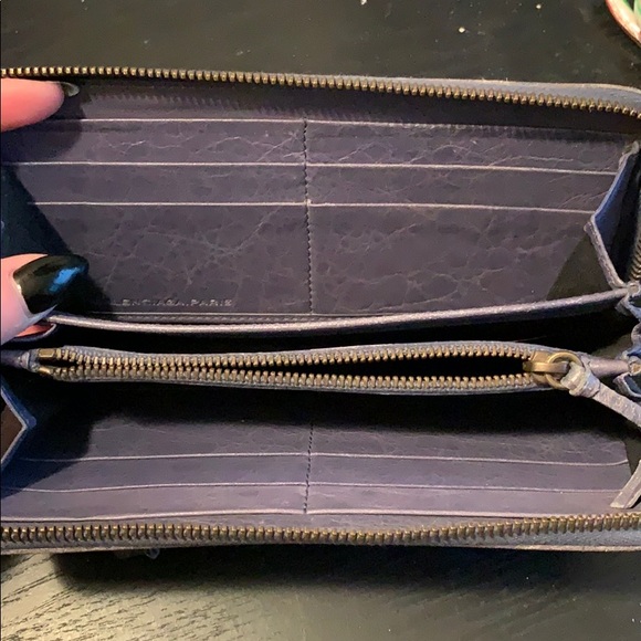 Balenciaga Classic Zip Around Wallet - Picture 5 of 6